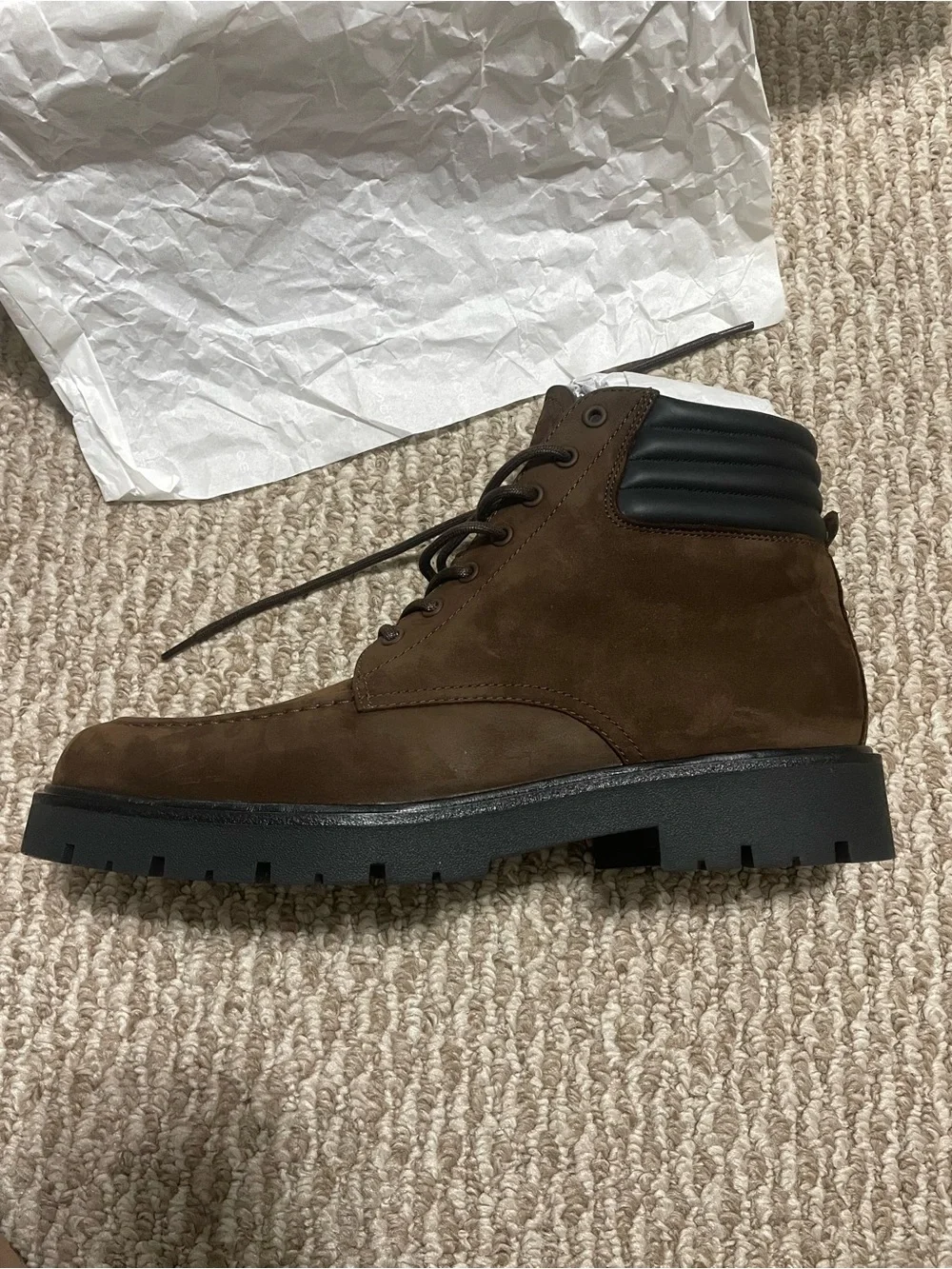 NWT VINCE Men's Leonard Lug-Sole Boots